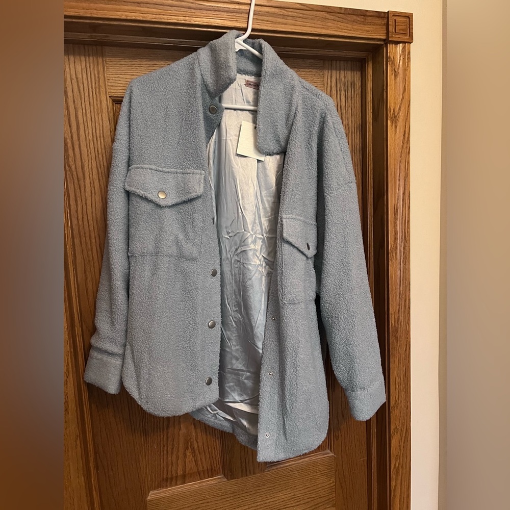 BNWT, Skylar Rose light blue button shacket, soft outside, silky inside, size L